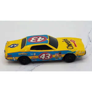 Hot Wheels '74 Dodge Charger #43 Cheerios Salute to Richard Petty